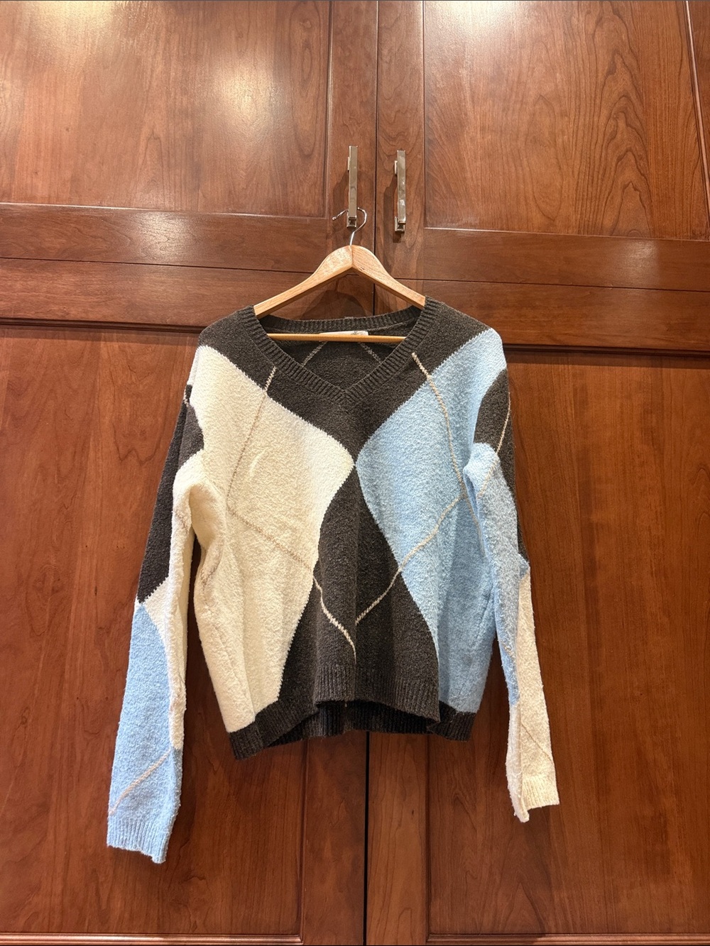 Altar'd State V-Neck Colorblock Sweater in Blue, Cream & Charcoal